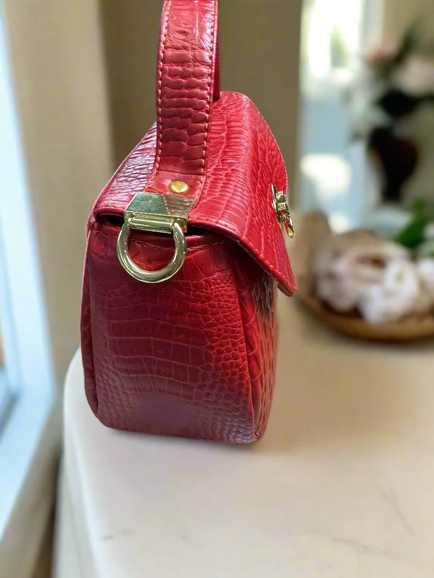 The Mable – Red Croc-Embossed Vegan Leather Purse
