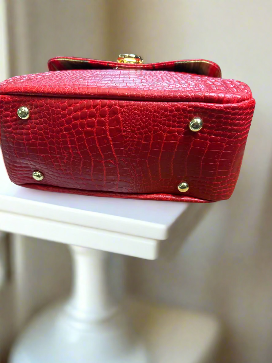 The Mable – Red Croc-Embossed Vegan Leather Purse