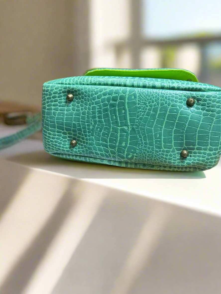 The Mable – Pastel Green Croc-Embossed Vegan Leather Purse