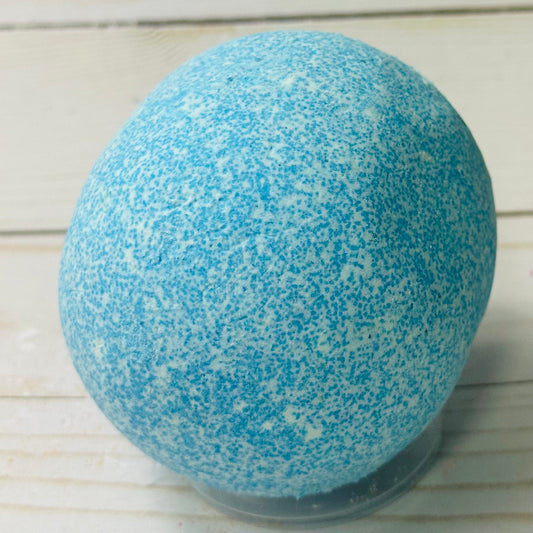 Ocean Breeze Bath Bomb – Coastal Calm in Every Soak