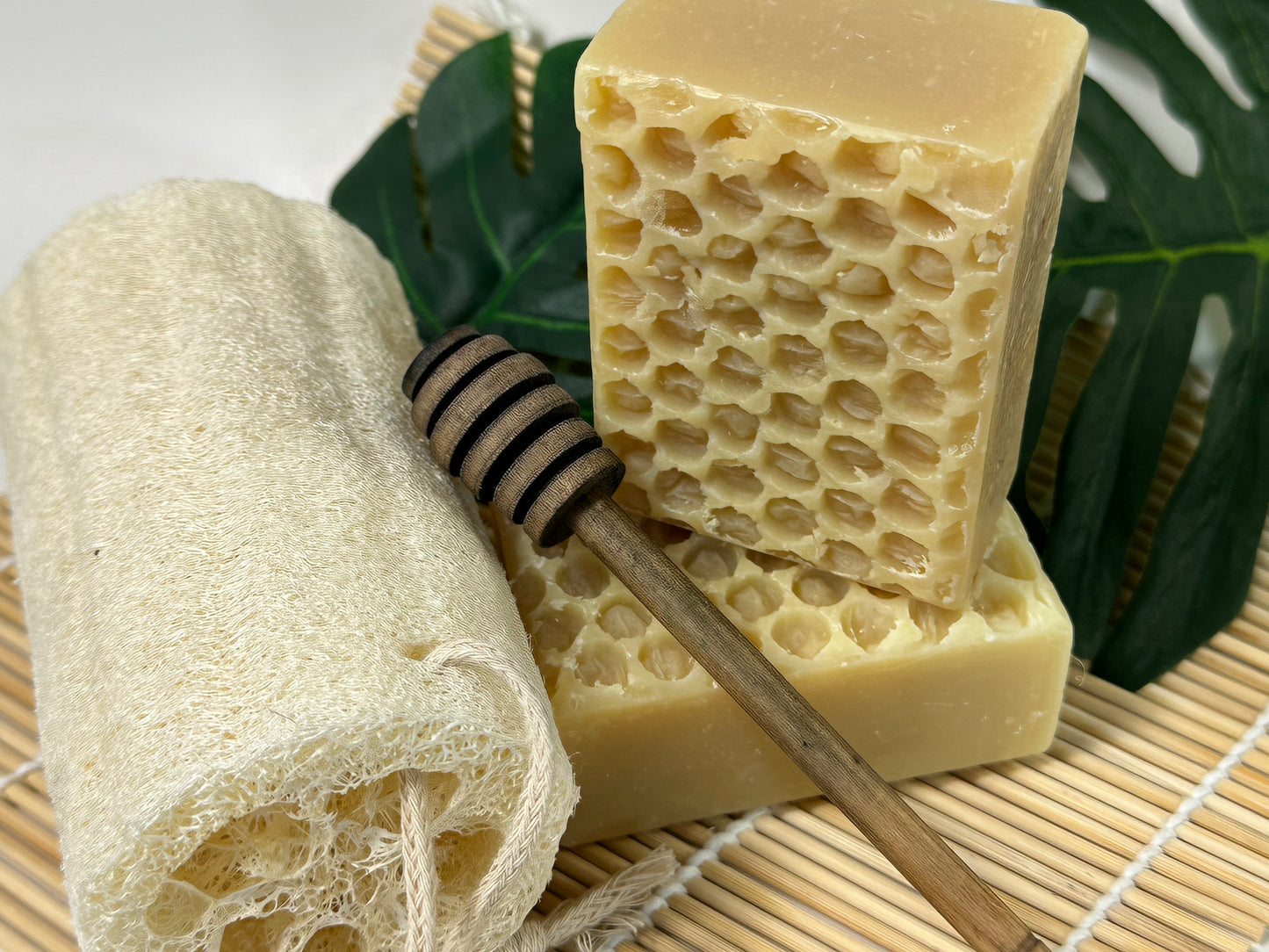 Honey Bee Soap – Sweet, Floral, and Skin-Loving