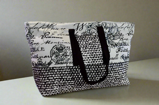 Vogue II Weekender Bag – Sophisticated Paris Print with Modern Contrast