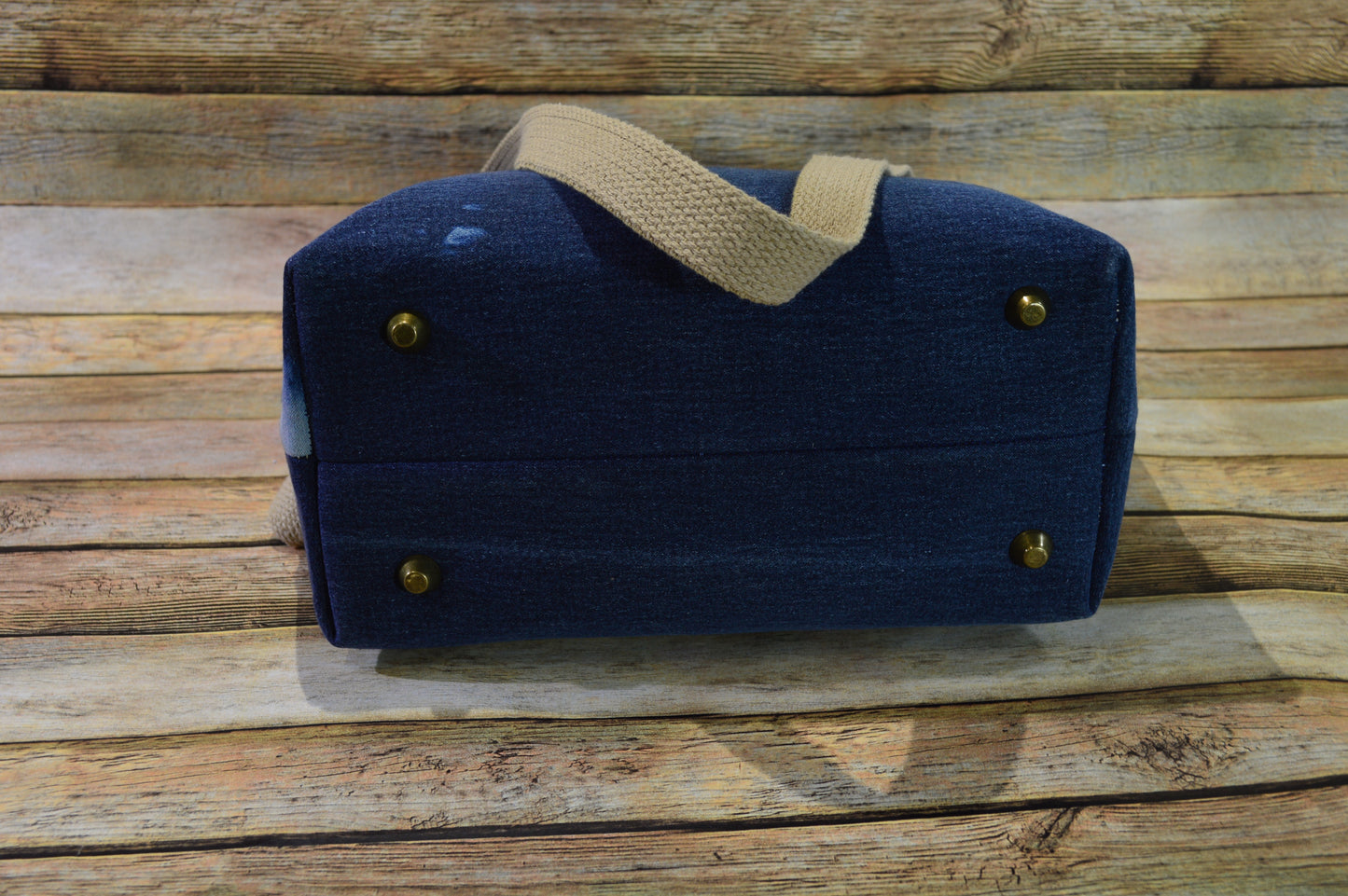 Caramel & Cream II – Denim Handbag with Contrast Details & Smart Storage